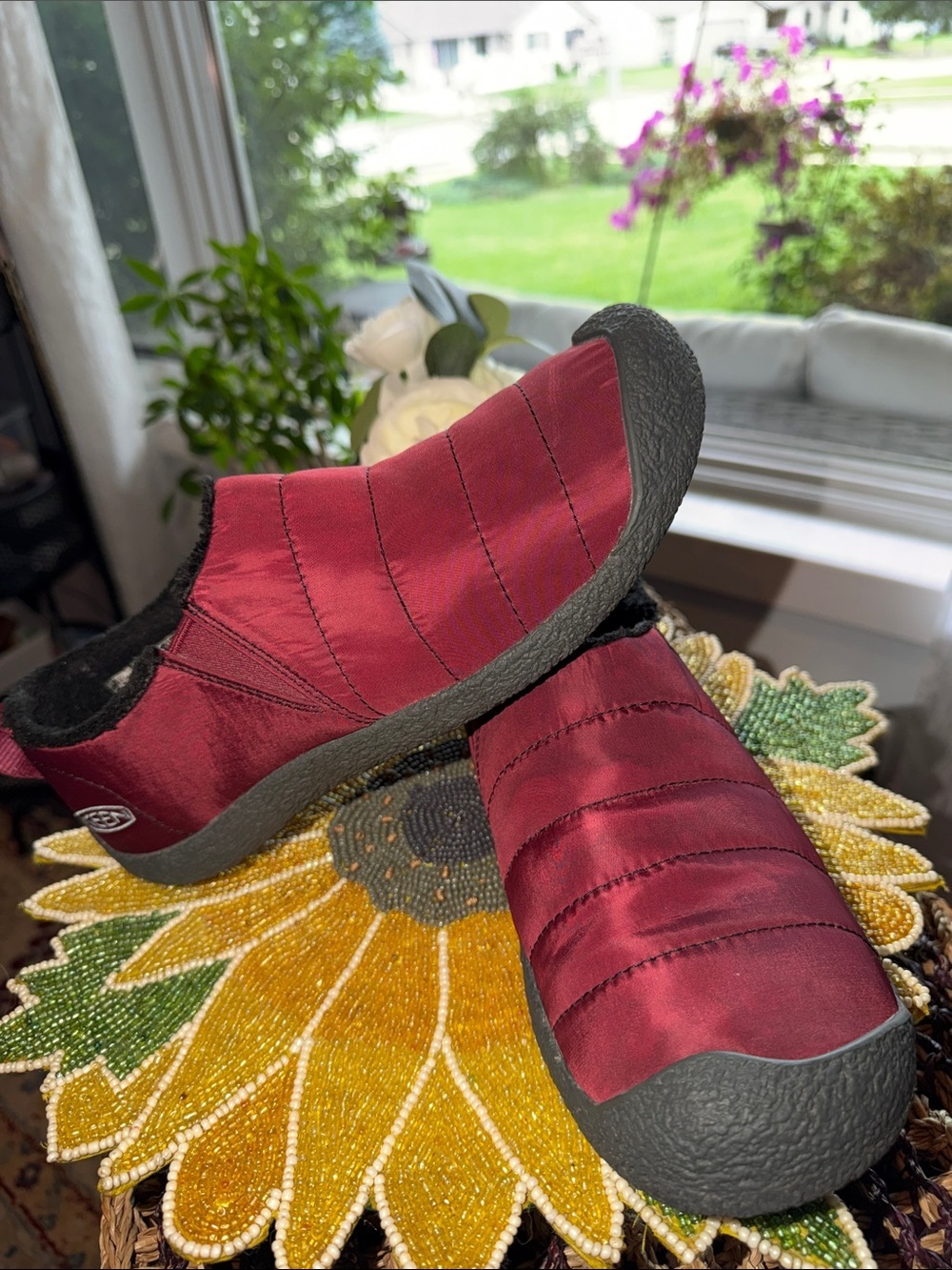 KEEN Women’s Quilted Slip-On in Burgundy Red - Picture 2 of 10